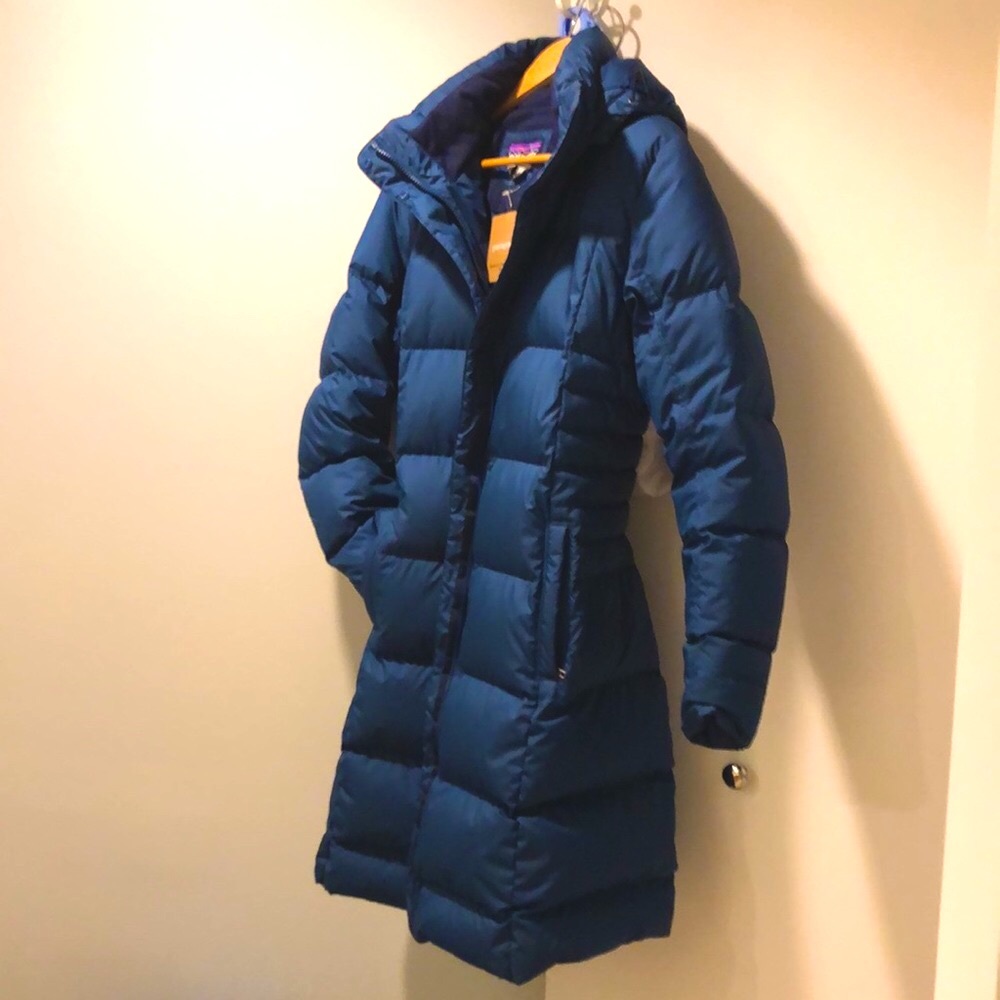 Patagonia Women's DOWN Parka Size M Color Stone BLUE. NWT